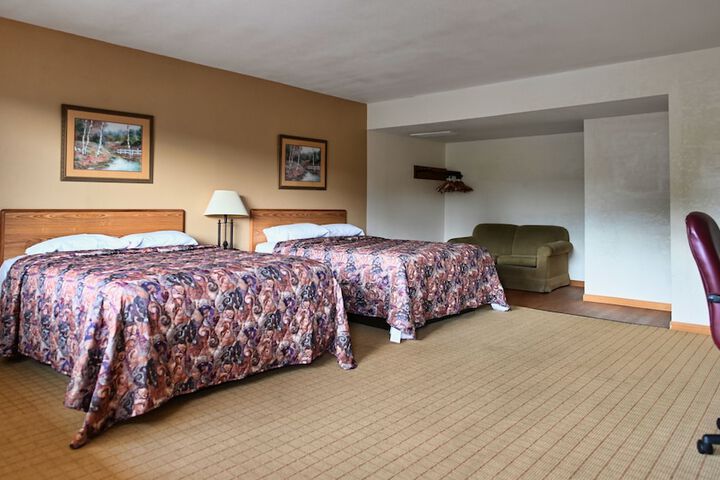 Room 10 of 12