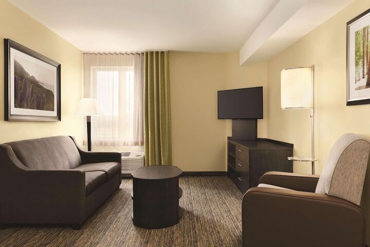 Room 13 of 25