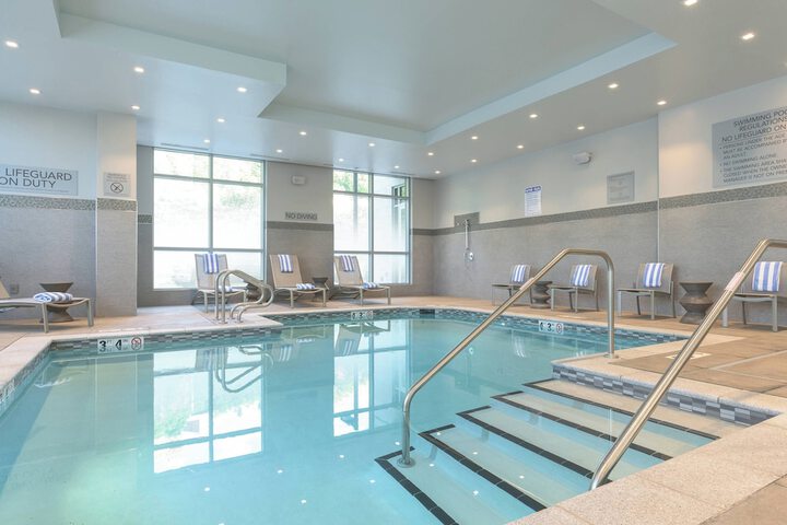 Courtyard by Marriott Edgewater NYC Area