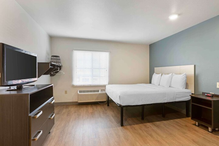 Room 10 of 24
