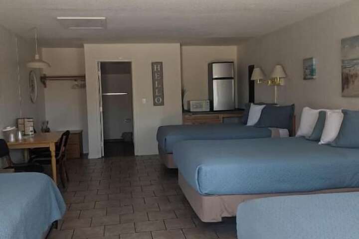 Room 8 of 22