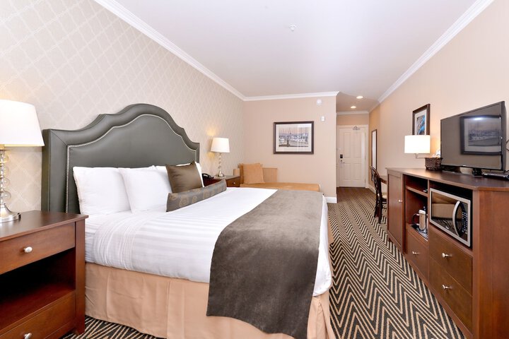 Majestic Inn & Spa