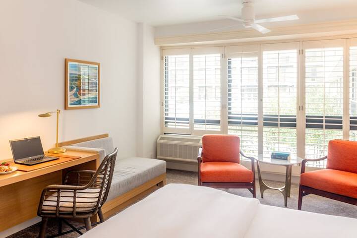 Room 26 of 43