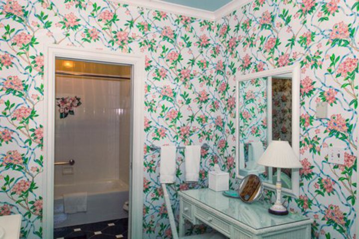 Room 146 of 200