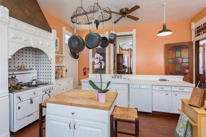 Coppersmith Inn B & B