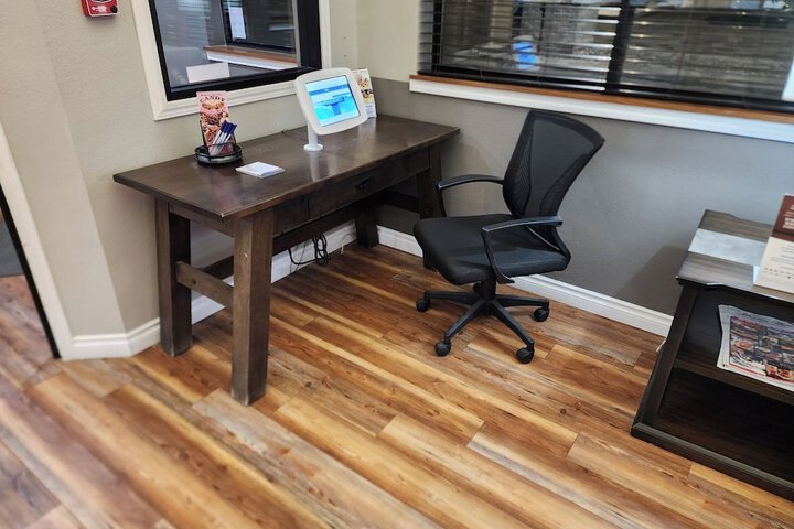 Business Center 39 of 39