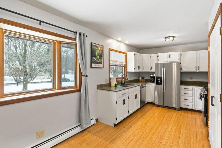 Near Ithaca!Hot Tub! LRG Home!Sleeps 14! Dogs ok!