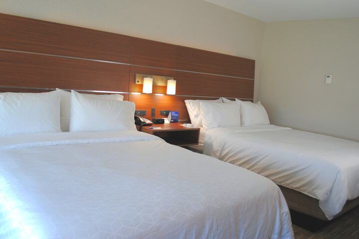 Room 10 of 23