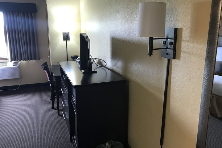 Room 28 of 81