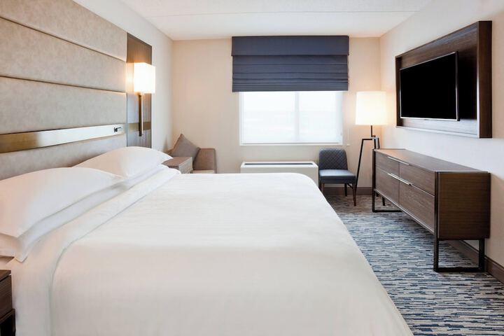 Sheraton St. Paul Woodbury Hotel