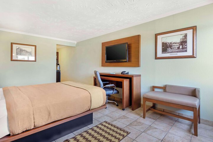 Best Western Plus Ahtanum Inn