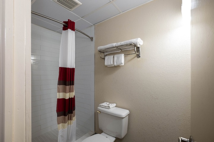 Room 19 of 37