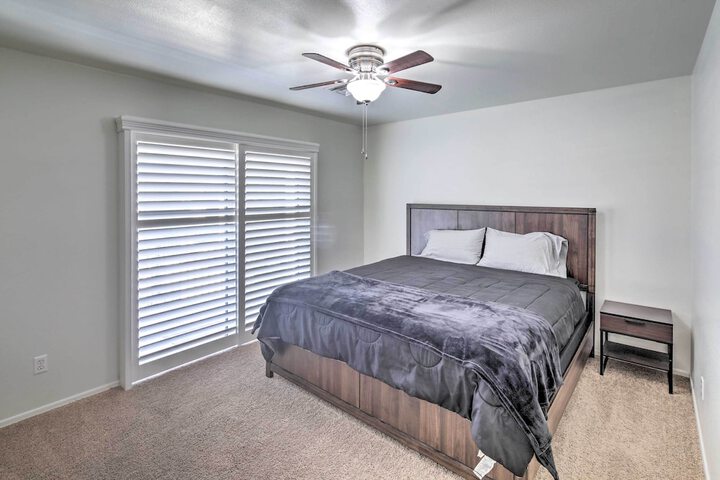 Parker Home on the Colorado River w / Views!