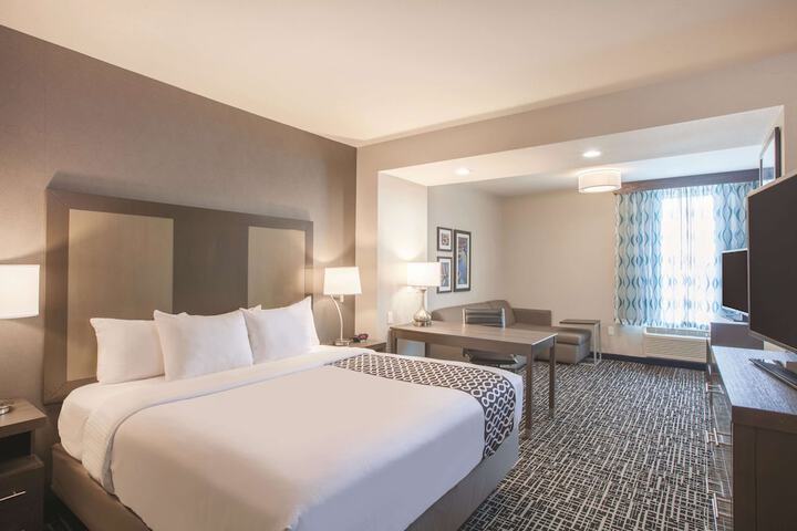 La Quinta Inn & Suites by Wyndham San Marcos Outlet Mall