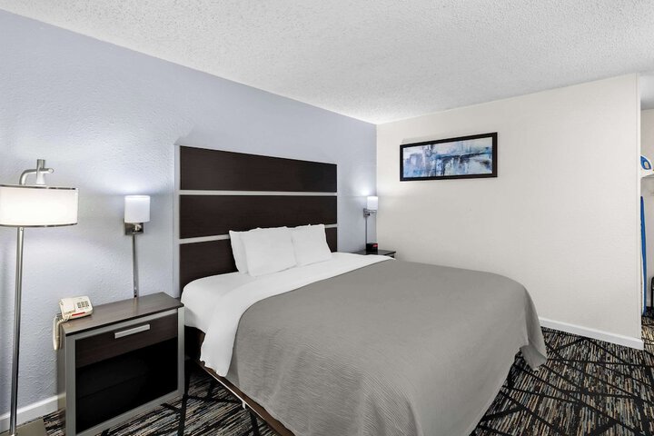 Room 16 of 31