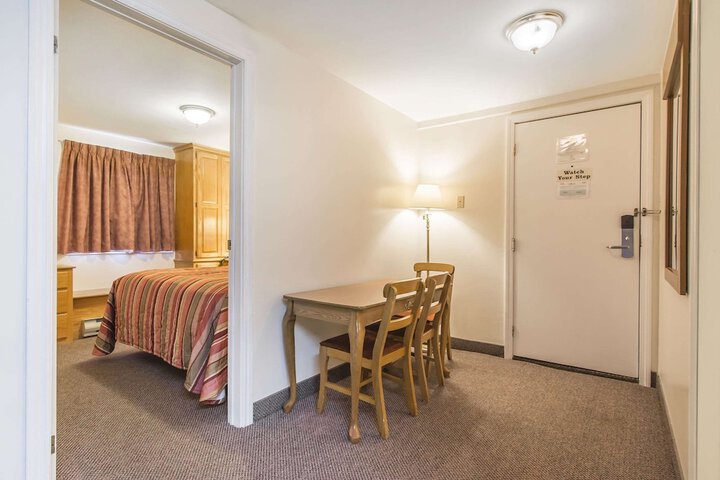 Room 19 of 48
