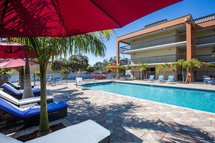 Pool 4 of 25