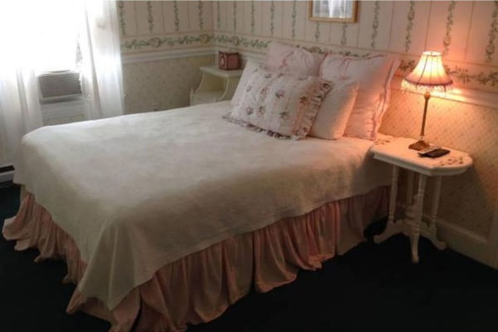 Room 16 of 32