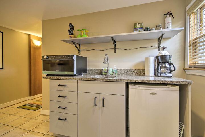 Harpers Ferry Apartment w / Private Pool & Hot Tub!