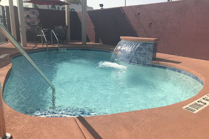 Pool 4 of 35