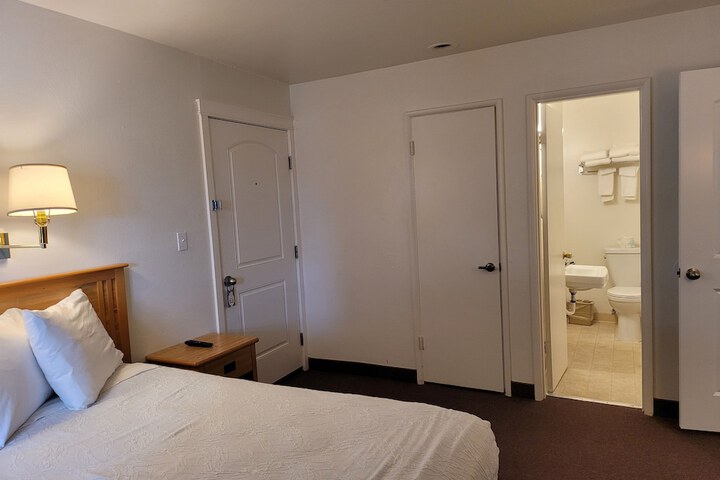 Room 12 of 52