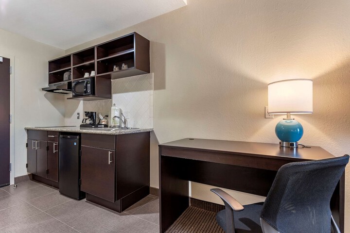 Room 14 of 28