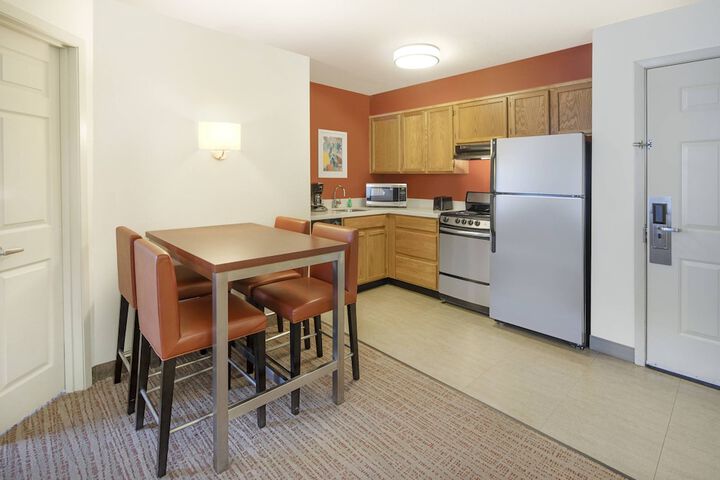 Room 8 of 28