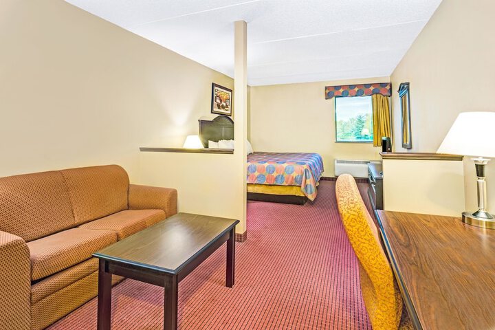 Room 5 of 14