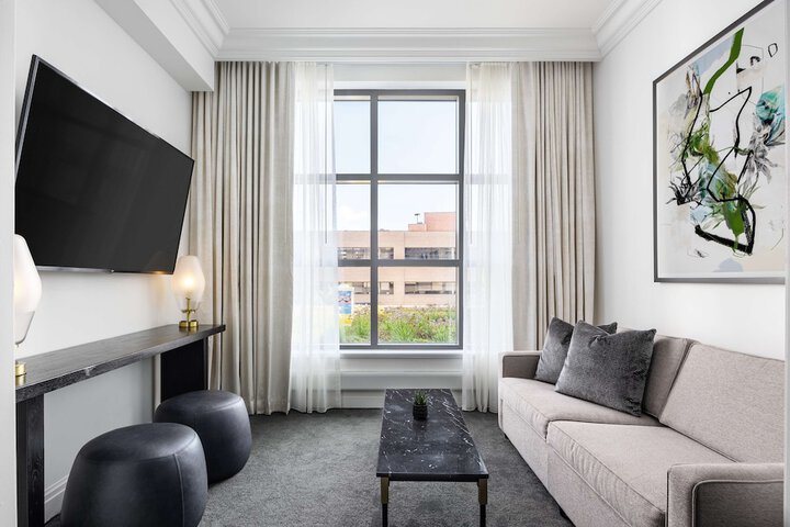 Room 51 of 68