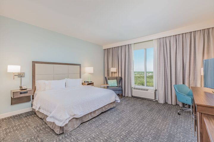 Hampton Inn & Suites Panama City Beach-Beachfront