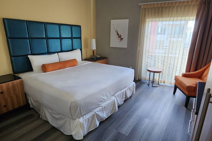 Room 18 of 38