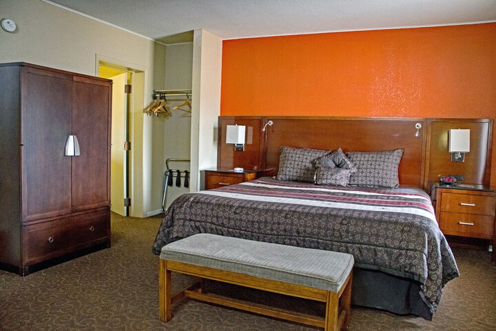 Room 14 of 24