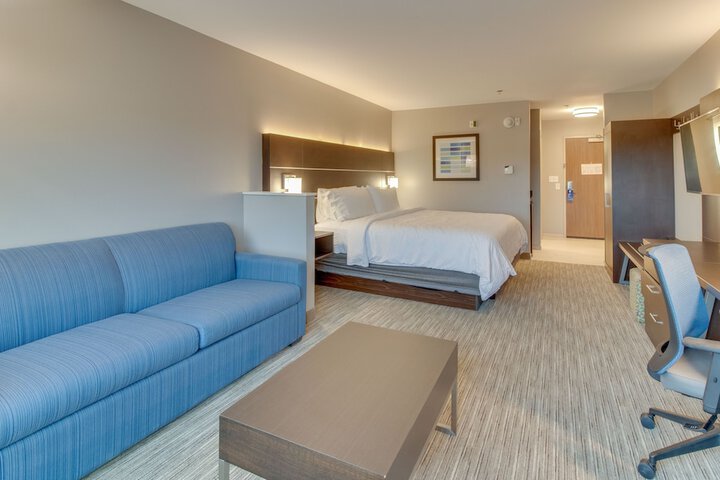 Holiday Inn Express & Suites Union City by IHG