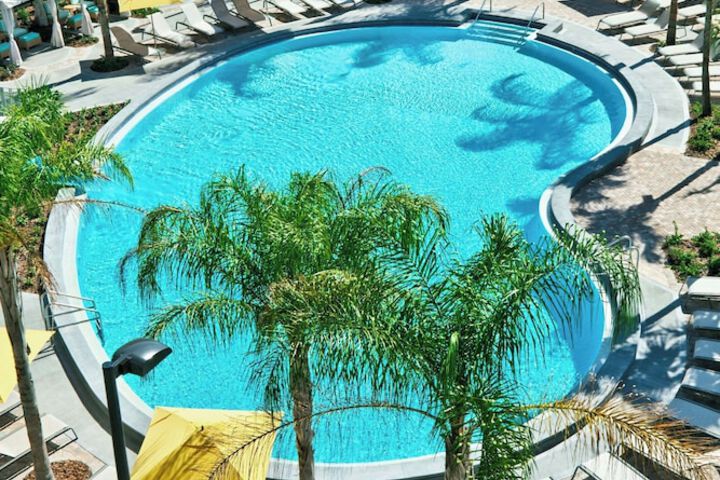 Pool 10 of 60