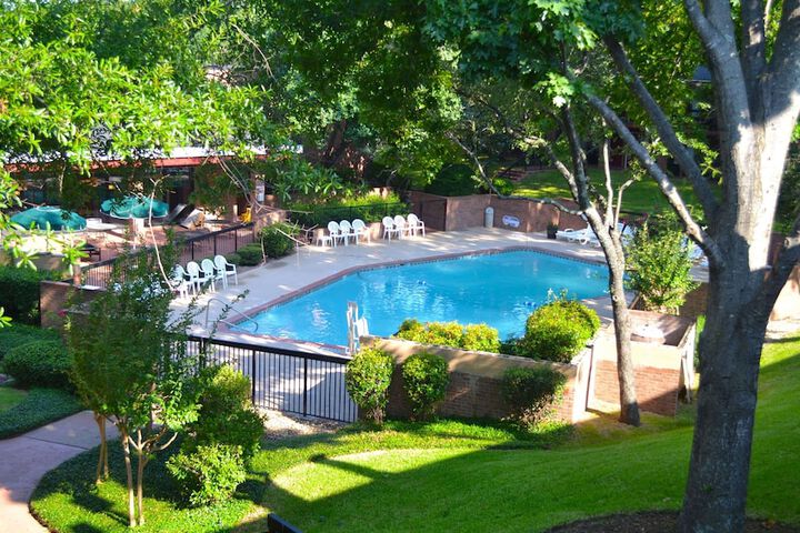Pool 15 of 64