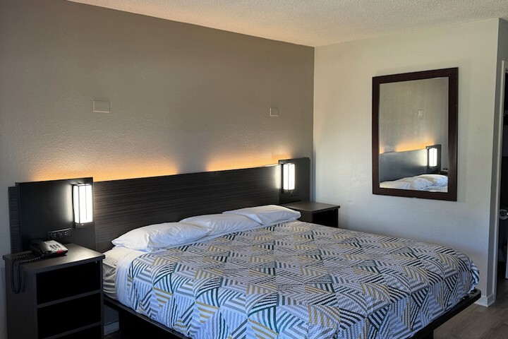 Room 12 of 21