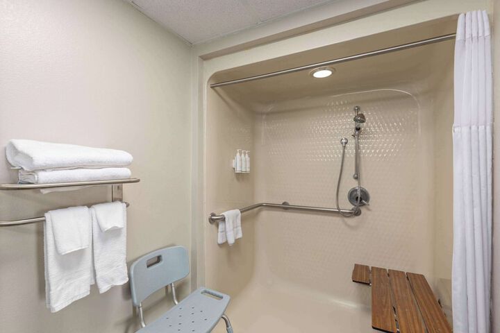 Room 12 of 39
