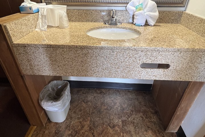 Midtown Inn & Suites