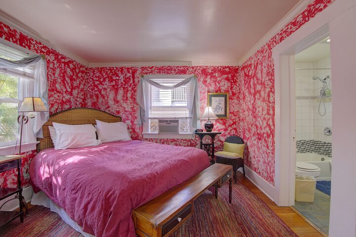 Room 100 of 156