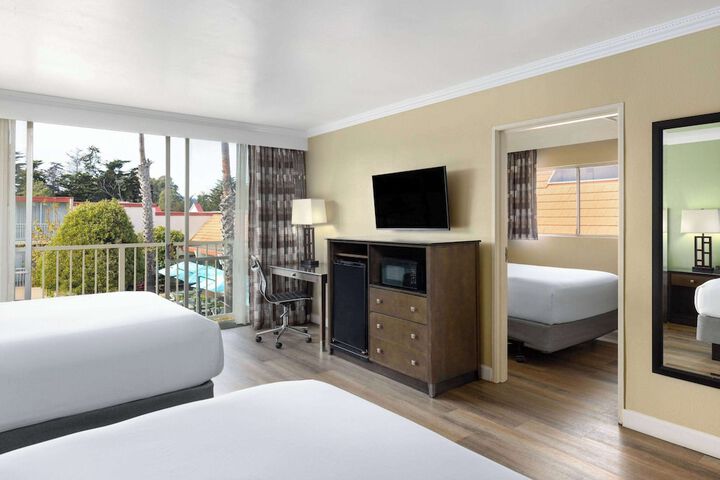 Travelodge by Wyndham Monterey Bay