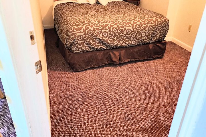 Room 35 of 68