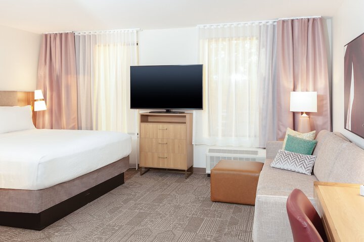 Room 48 of 61