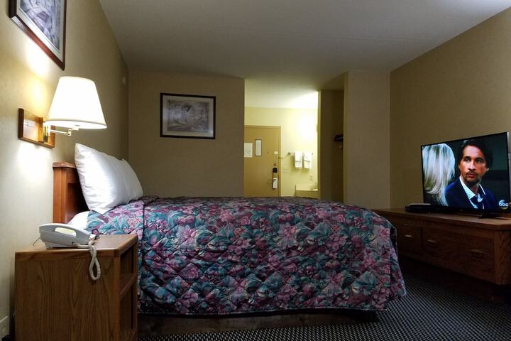 Room 13 of 43