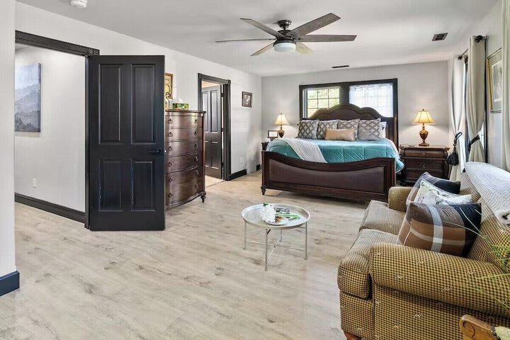 The Three Bears Retreat - King suites