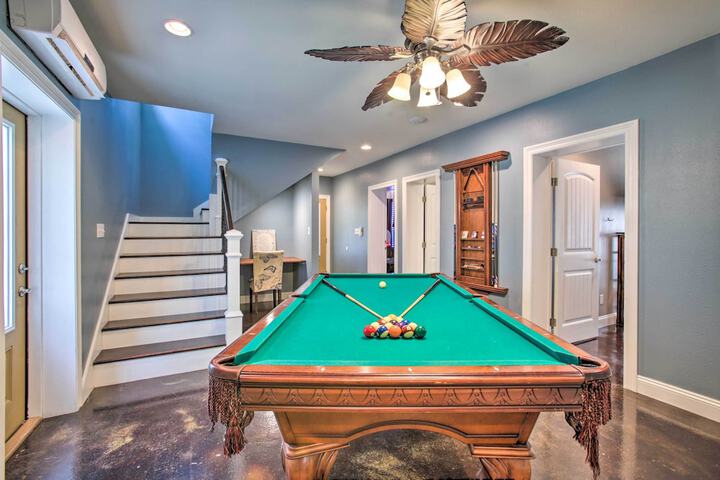 Waveland Family House 4-minute Drive to the Beach