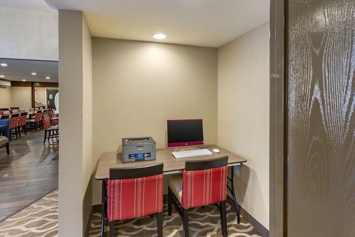 Business Center 55 of 56