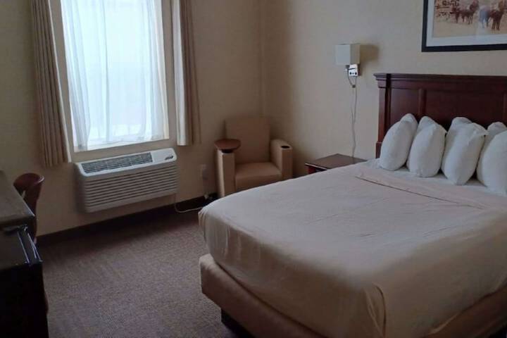 Room 13 of 19