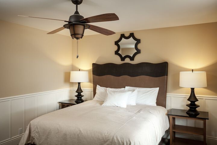Lighthouse Lodge & Cottages