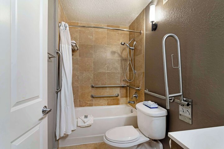 Room 8 of 31