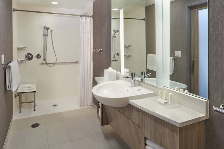 Room 15 of 25